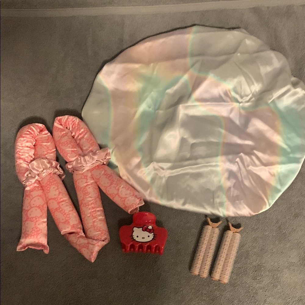 Kitsch Hello Kitty Pink Heatless Set w/2 volume curlers,Bonnet